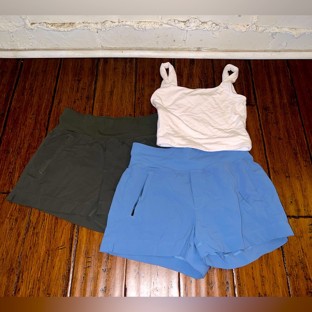 Athleta Trekkie/Hiking Shorts set